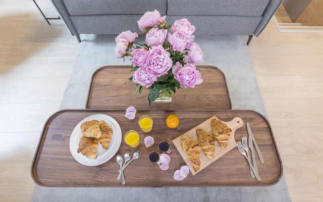 LUX 3BDR Arc de Triomphe I by Livinparis