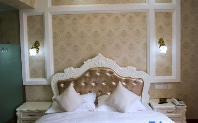 Mengzi 520 Theme Hotel