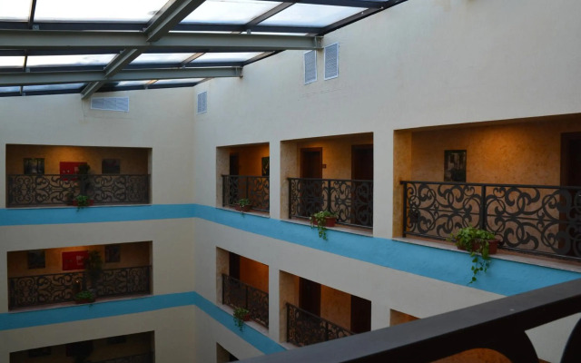 Saray Hotel