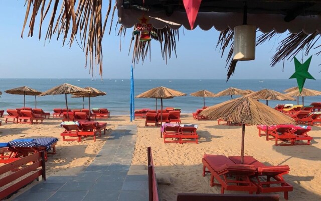 Casa Candolim Beach Front