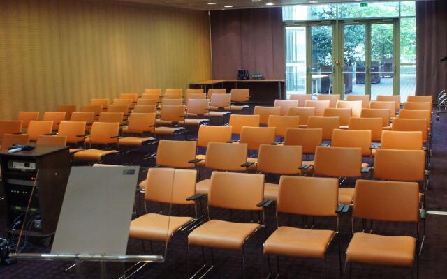 Holiday Inn Express Paris-Canal de la Villette by IHG
