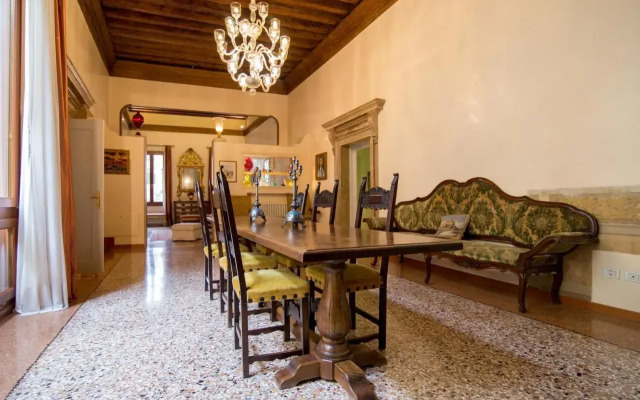 Fortuny3967 Suites & Wine