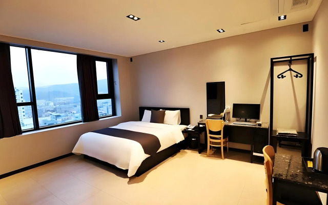 Dongducheon Hotel The Gray