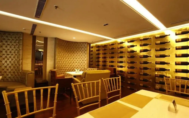Plutos Hotel