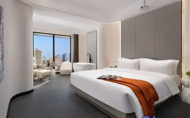 Poya Light Luxury Hotel