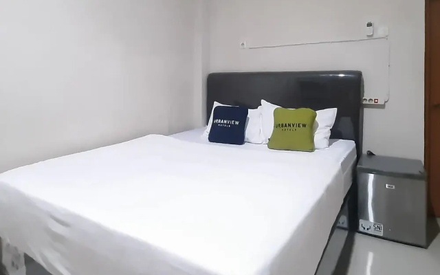 Urbanview Hotel Fira Syariah Muara Enim by RedDoorz