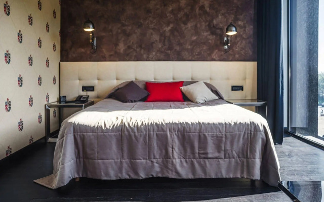 M1 Club Hotel