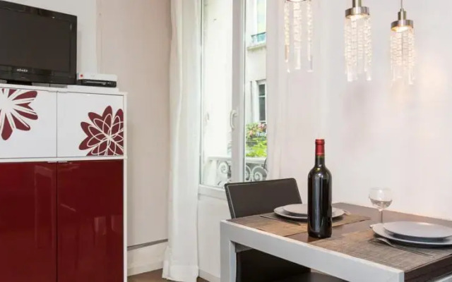 Charming Montmartre Studio