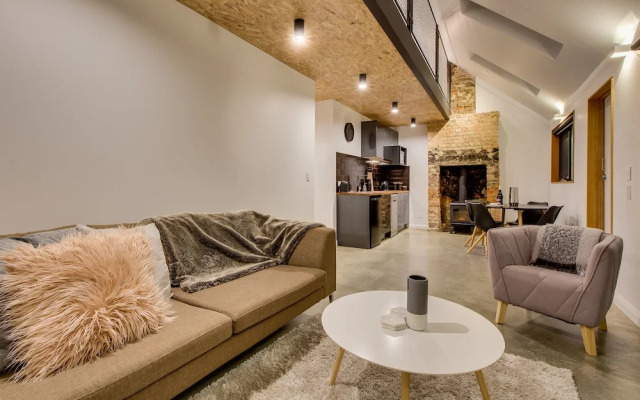 White Room Apartments