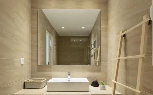 Radiant homm Vouliagmeni Apartment 4ppl