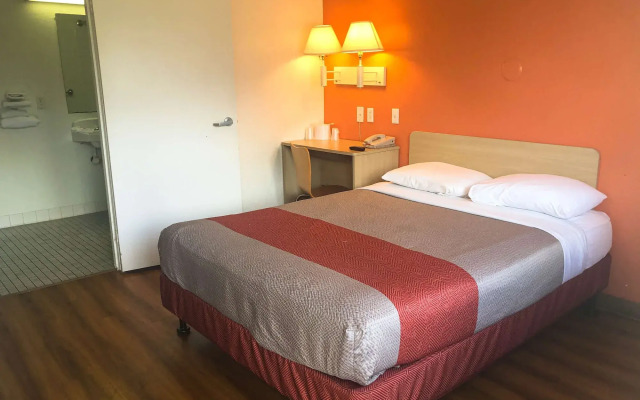Motel 6 Jacksonville, FL - Orange Park