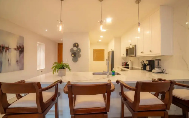 Del Mar 4M - 3 bdr 2 Bath Condo