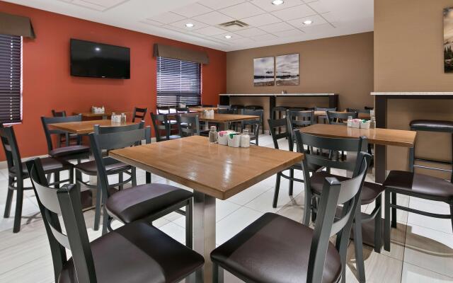Best Western Plus Red Deer Inn & Suites