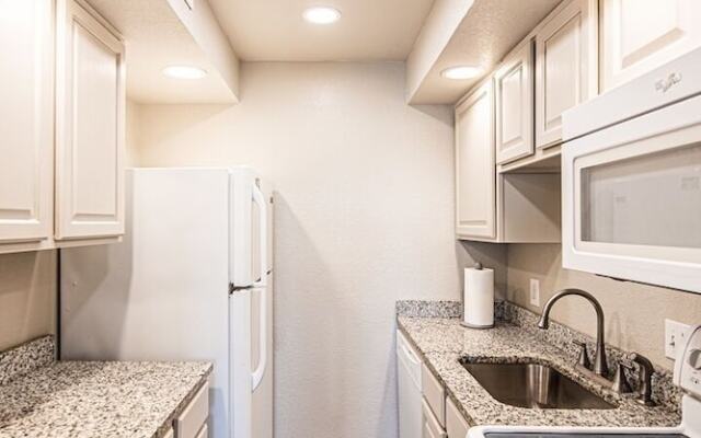 Island 145 1 Bedroom Condo