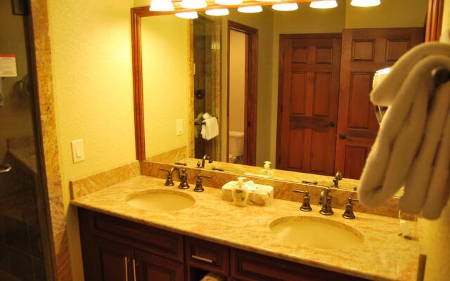 White Pines 2-BD at Westgate - Goldfinger