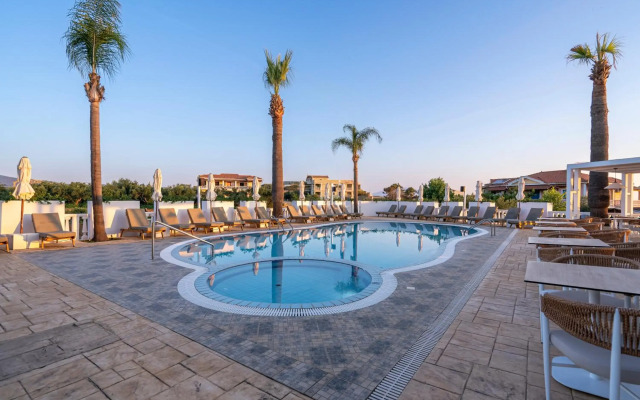 Arkadia Luxury Hotel Apartments