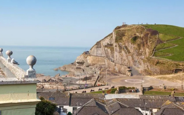 2 The Villa - 3 bedroom apartment with great views