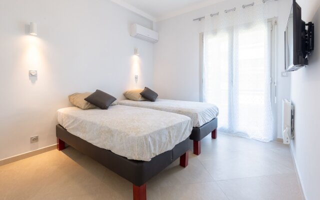 VANEAU - Splendide 3P entre le Martinez et le Miramar