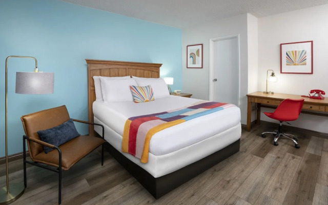 Star Hotel Inn & Suites