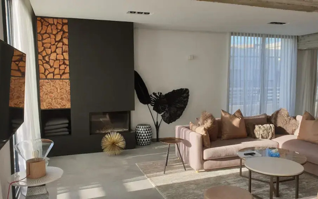 Urban Luxury Loft Penthouse