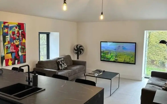 Stunning 3-bed Stone Barn Near Sion Mills