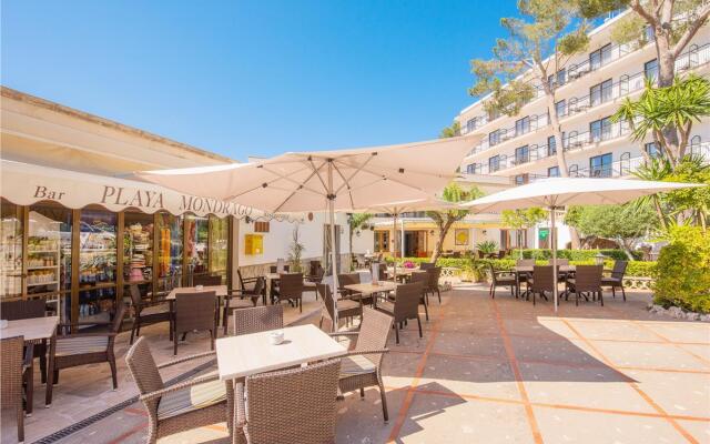 Hotel Playa Mondrago