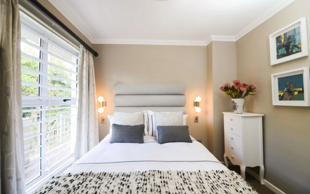dk villas 1 Harbour View Hout Bay