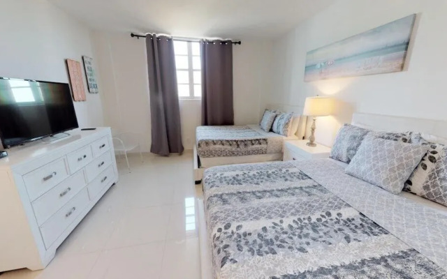 1 Bedroom Bay View Or724