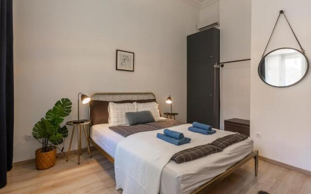 Deluxe Downtown Home by Elisabeth