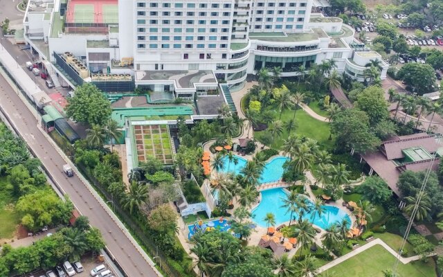 2 Bedrooms Sudirman Park By Travelio
