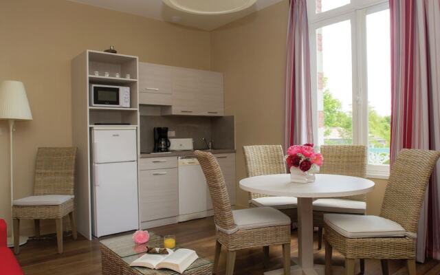Apartment in Historic Town Villa in the Town of Arcachon