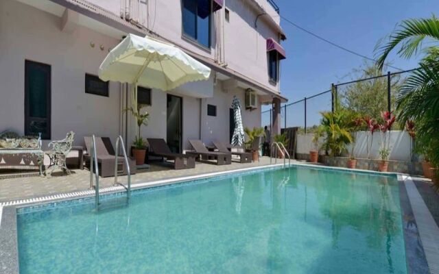 OYO 3422 Hotel Golden Berry