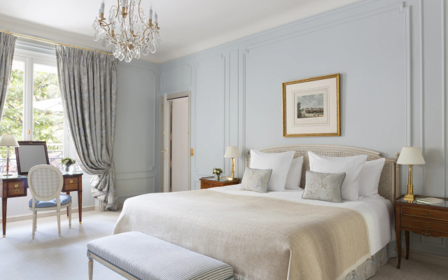 Отель Le Bristol Paris