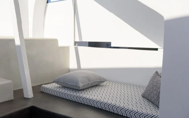 Solstice Luxury Suites