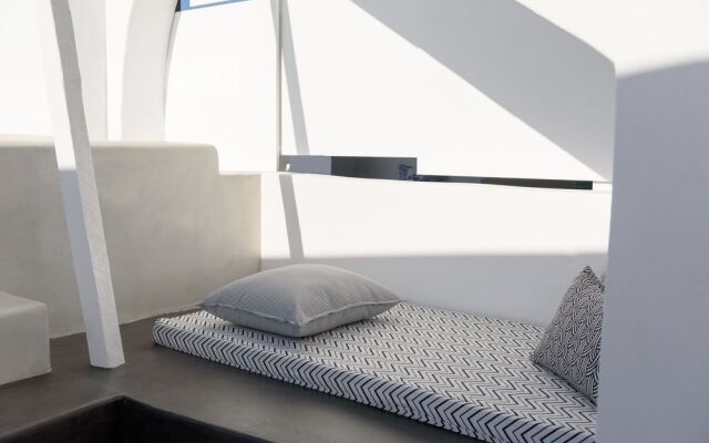 Solstice Luxury Suites