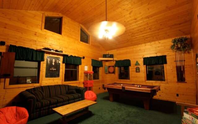 Woodhaven 1741 - Two Bedroom Cabin
