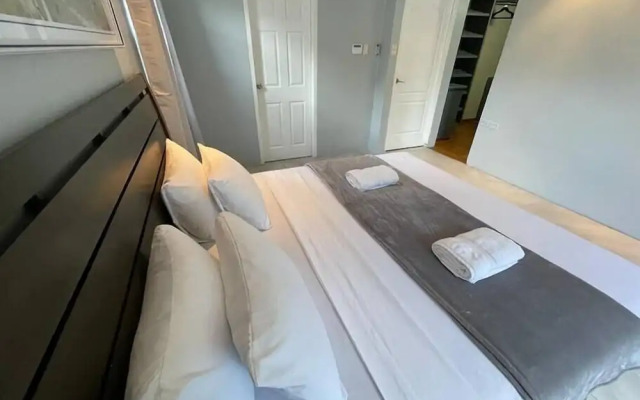 Pool and Jacuzzi Vacation Home