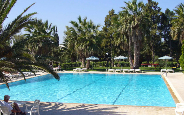 Nina Beach Hotel