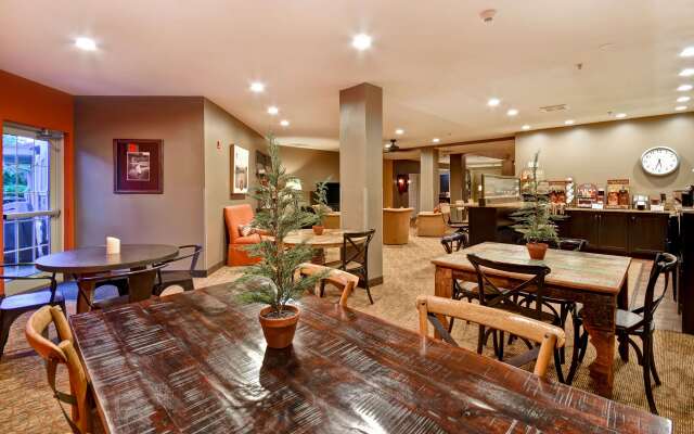 GrandStay Hotel & Suites