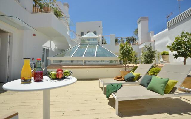 Plaza Mina Suites - Adults Recommended