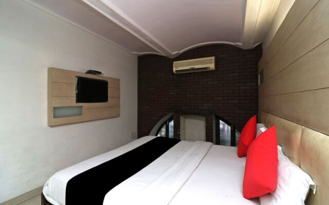 Capital O 1382 Mohan Hotel