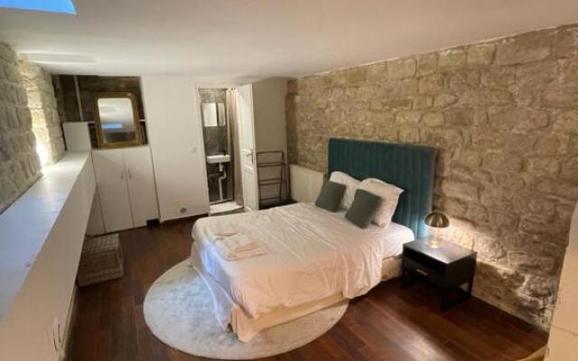 Canal Saint Martin Apartments