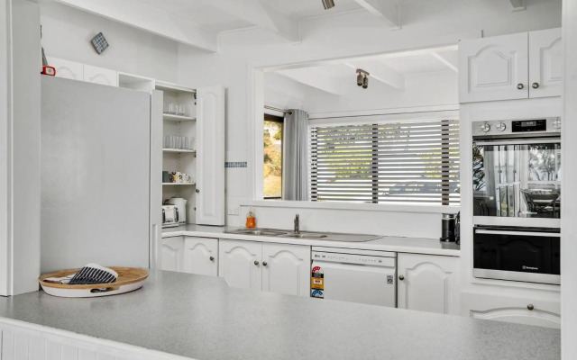 Mara at Hyams 4pm Check Out Sundays