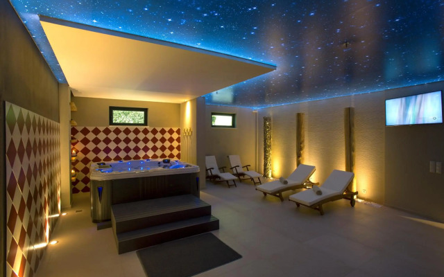 Atlantis Beach Hotel