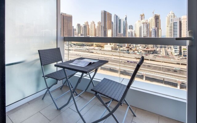 Visually Unique 1BR Apartment in JLT - Sleeps 4!