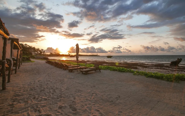 Amani Beachfront Villa by YourHost