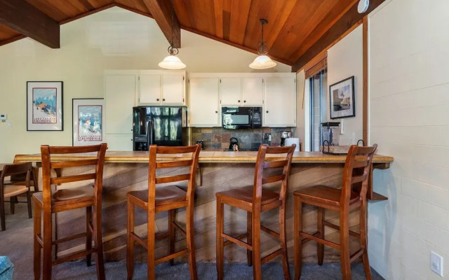 Archie's Bungalow by Tahoe Mountain Properties