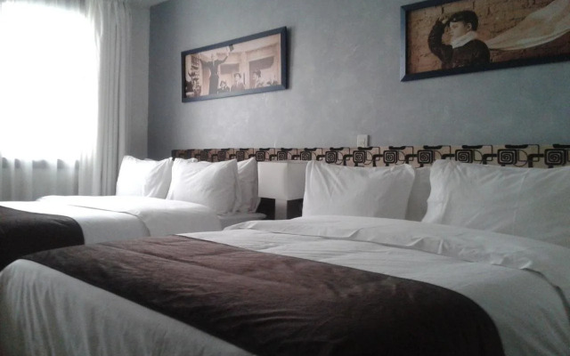 Hotel Charlotte Suite 26