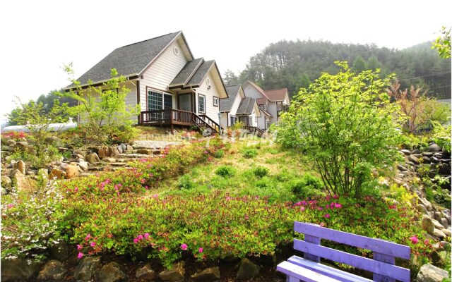 Jeongseon Click Pension