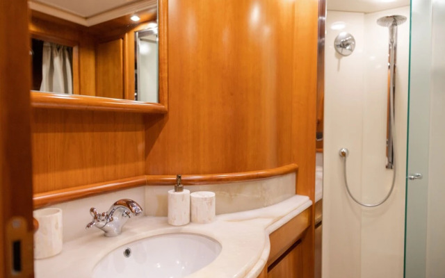 ESSOESS Boat - Five Star - Exclusive use